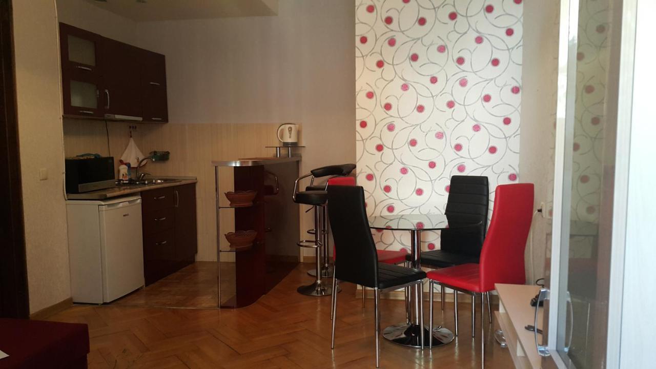 Apartment On Rustaveli Avenue Tiflis Exterior foto